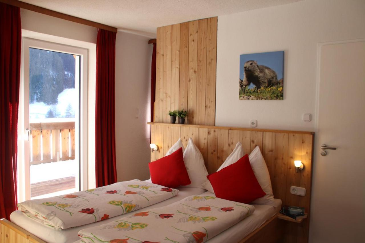 Gastehaus Landhaus Tyrol Hotel Gries im Sellrain Exterior foto